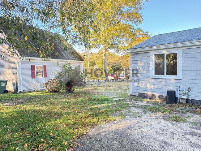 Building Photo - 4 Short Way