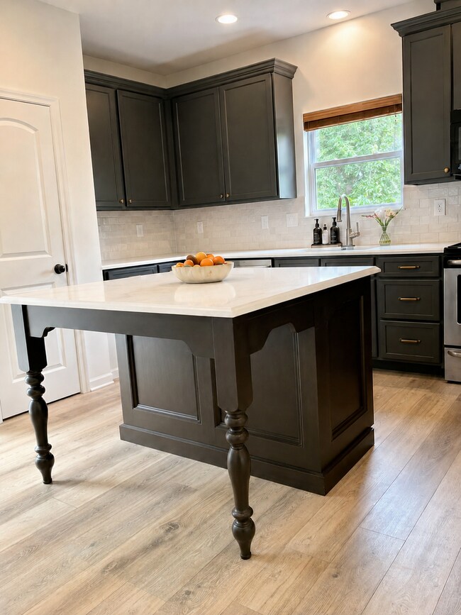 Building Photo - 512 Devon Croft