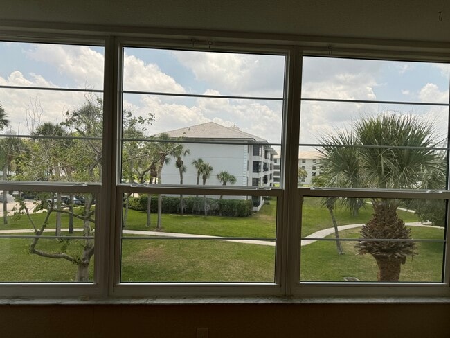 Building Photo - 3636 Whitehall Dr