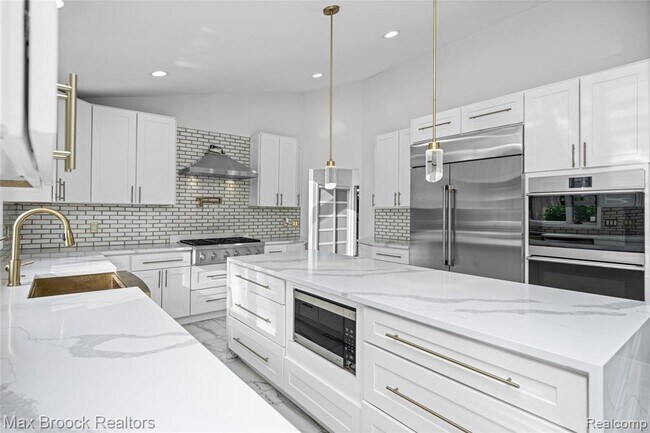 Building Photo - 3332 Barlyn Ln