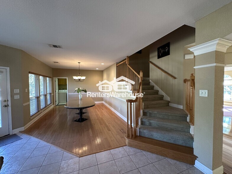 Building Photo - 900 Wayside Dr