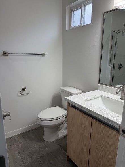 Building Photo - 220 W Campeche Ave