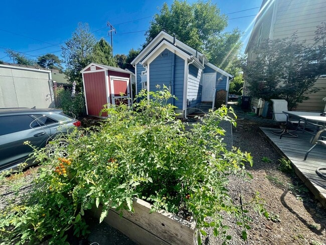 Building Photo - Prime Location! Modern 2BD/1 BA with A/C & EV Charging Steps from Mississippi