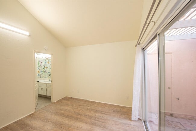 Building Photo - 11323 Caminito Corriente
