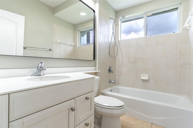Building Photo - 5141 Highlands Lakeview Loop
