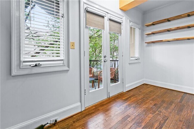 Building Photo - 2840 Peachtree Rd NW