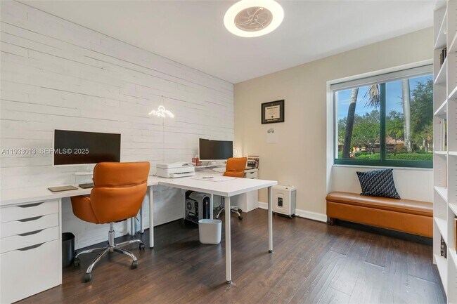 Building Photo - 1583 Eastlake Way