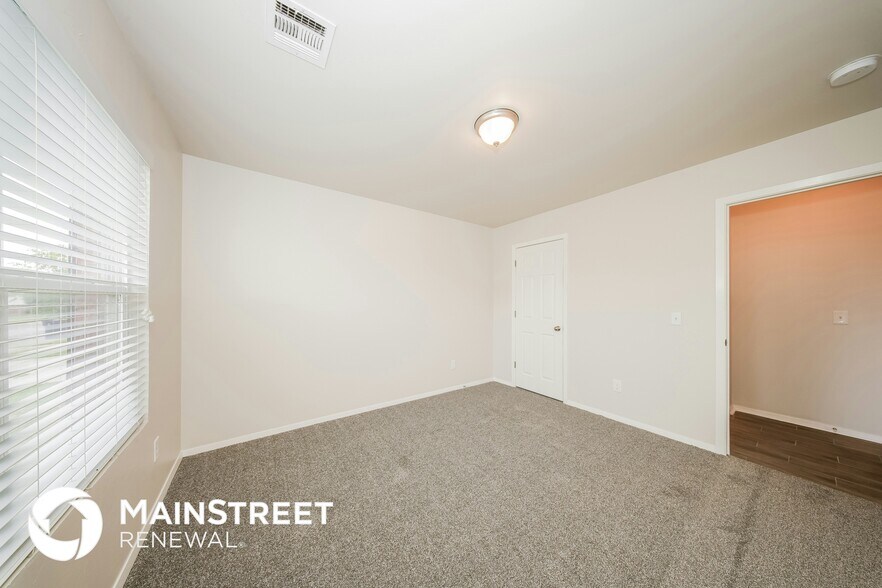 Building Photo - 7601 Lipizzan Rd