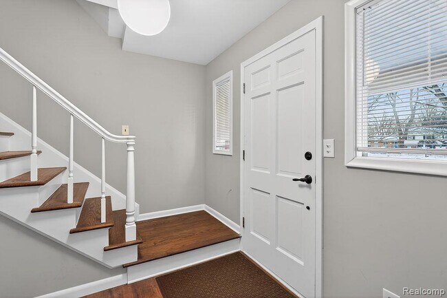 Building Photo - 126 Orchardale Dr