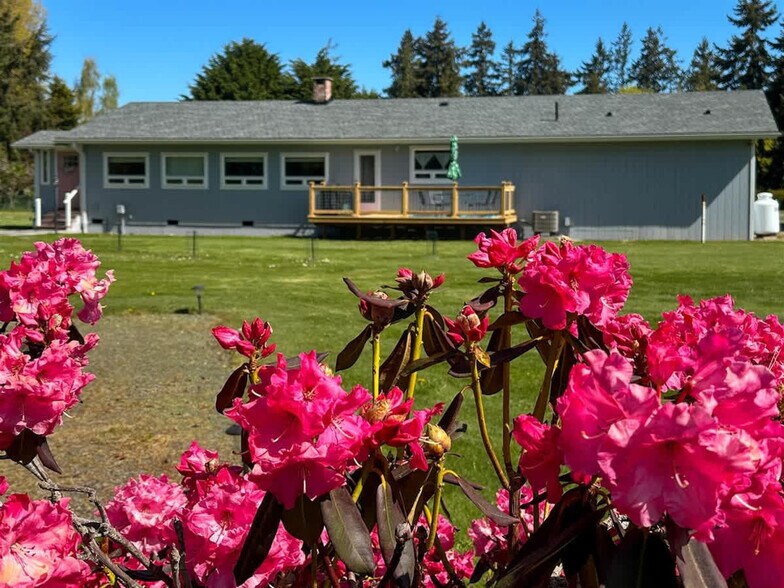 Building Photo - 262 Mantle Rd