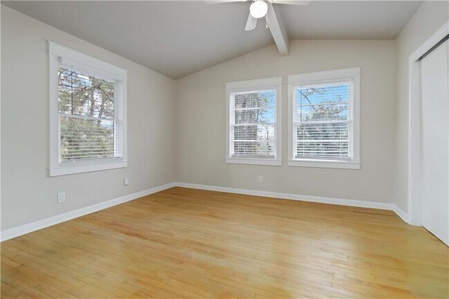 Building Photo - 3035 McLendon Cir NW