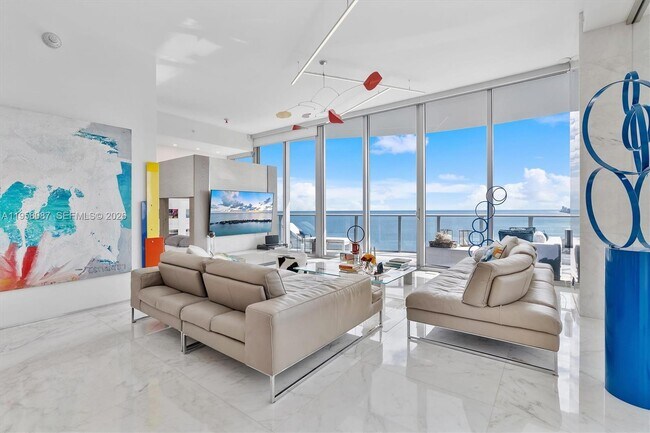 Building Photo - 17475 Collins Ave