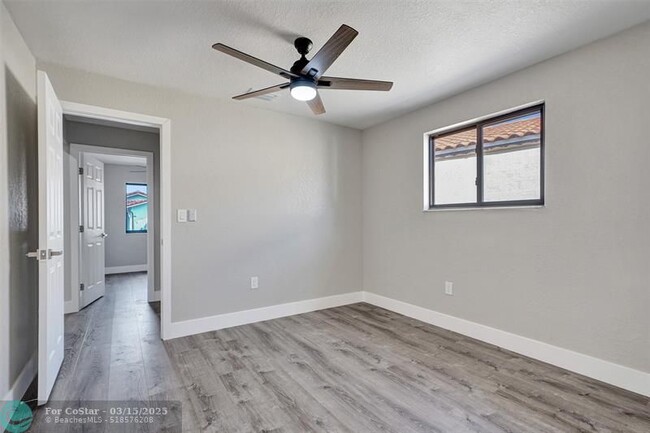 Building Photo - 2614 W 65th St