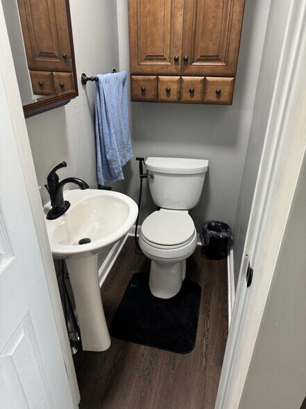 Building Photo - 830 Erford Rd