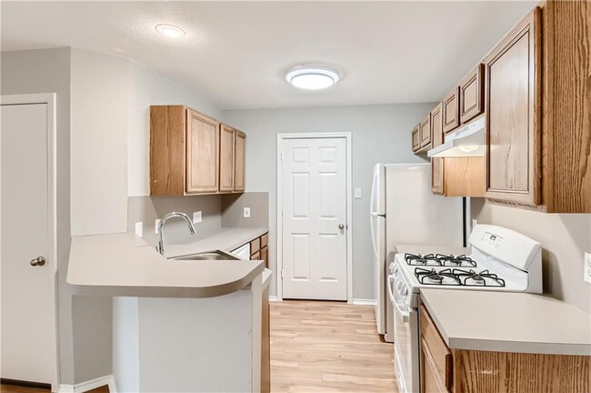 Building Photo - 2511 Cypress Ln