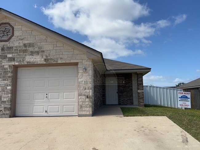 Building Photo - 1400 Powder River Dr
