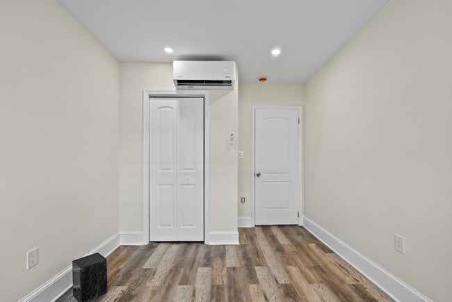 Building Photo - 2539 St Paul St