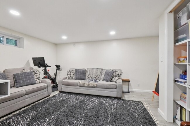 Building Photo - 51 Brookhill Ter