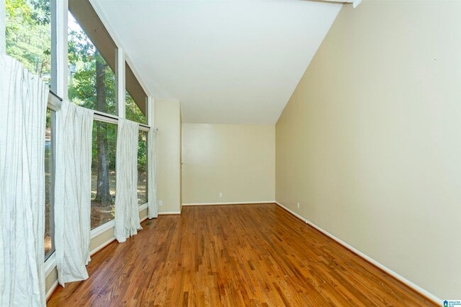 Building Photo - 1928 Indian Lake Dr