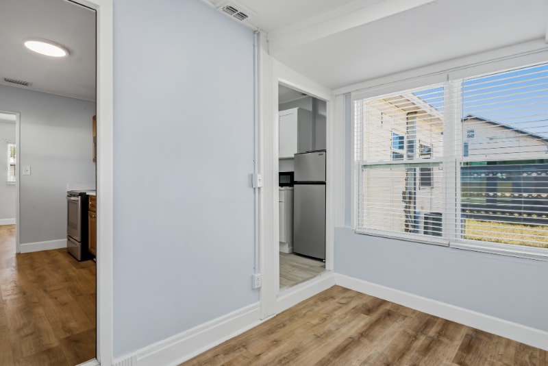 Building Photo - 917 56th Ave N