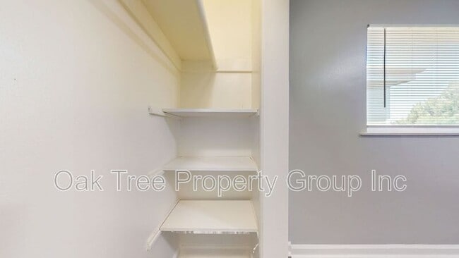 Building Photo - 824 15th St