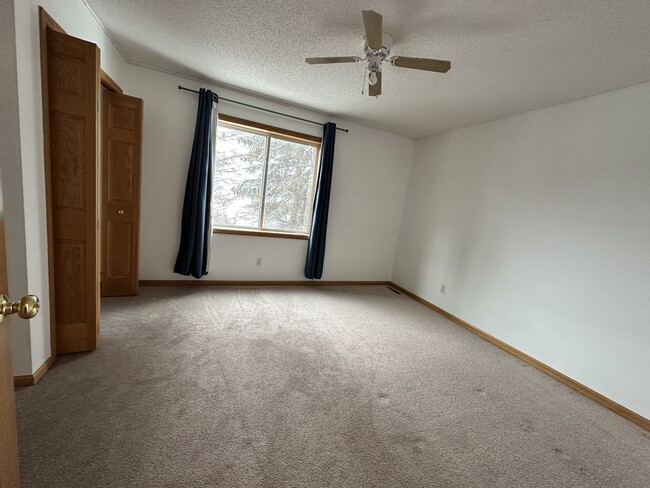 Building Photo - 1620 Spinaker Dr