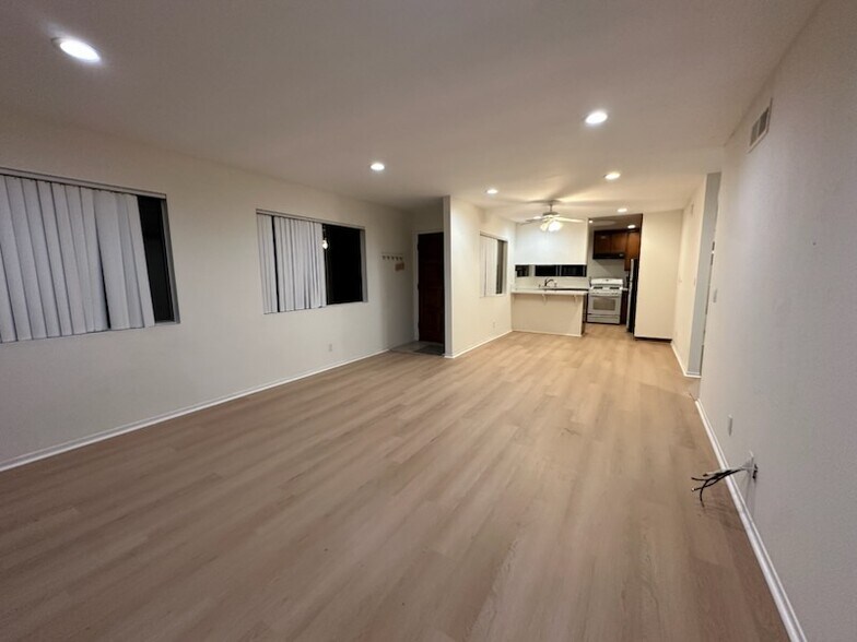 Building Photo - 33772 Violet Lantern St