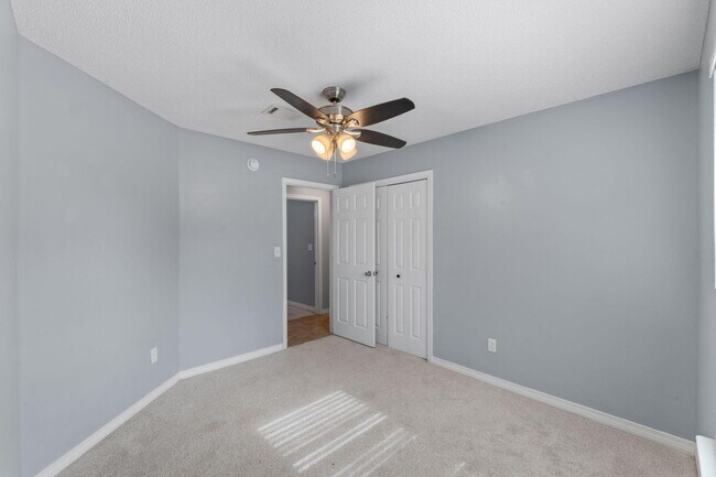 Building Photo - 8828 Arlington Ln