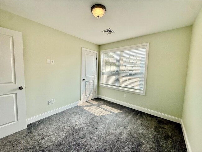 Building Photo - 52 Bedlow Ave