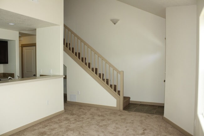 Building Photo - 1020 S Olympia Pl