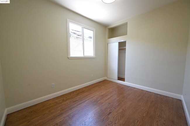 Building Photo - 685 37th St