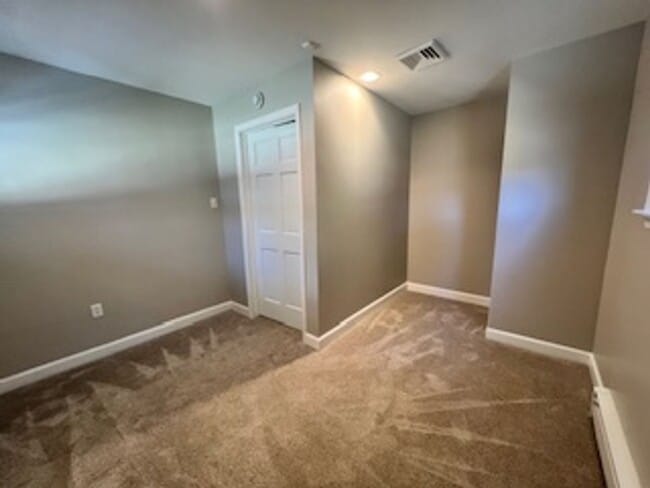 Building Photo - Spacious 3 Bedroom Rancher in Whitemarsh Township $2900/ month