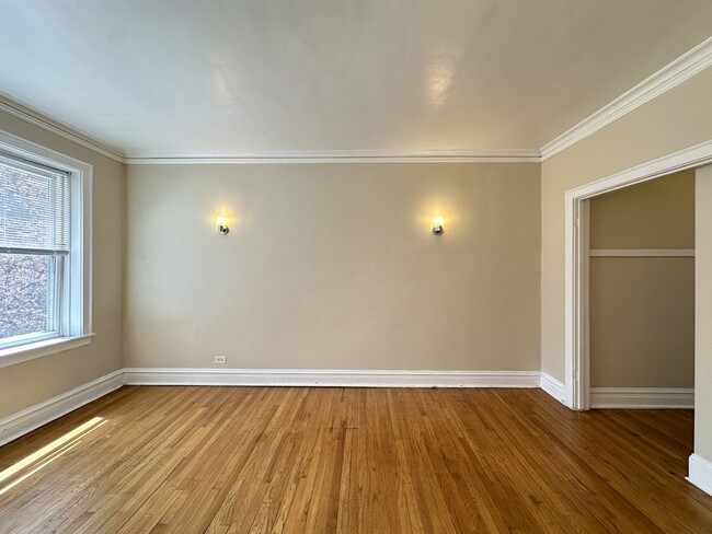 Building Photo - 4826.5 W Addison St