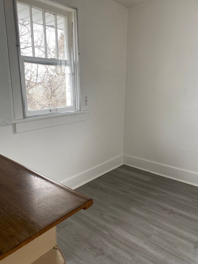Building Photo - 10625