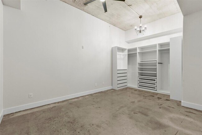Building Photo - 2323 Polk St