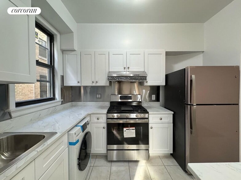 Building Photo - 51-17 Skillman Ave