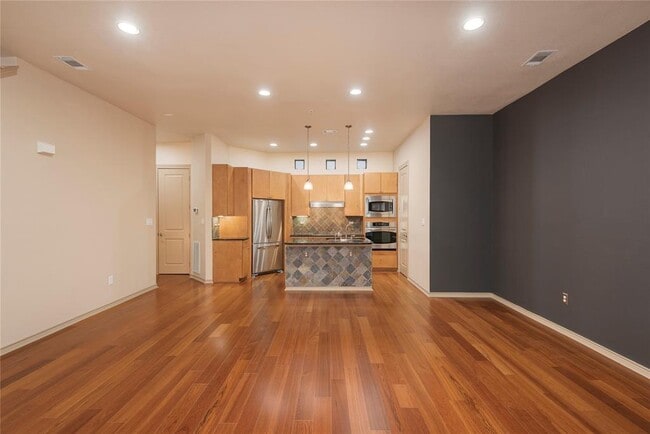Building Photo - 1207 Beaconsfield Lane