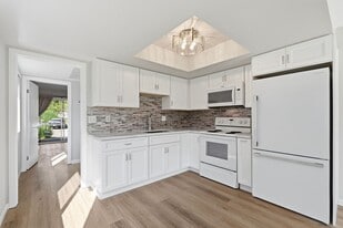 Building Photo - 27735 Mountain Meadow Rd