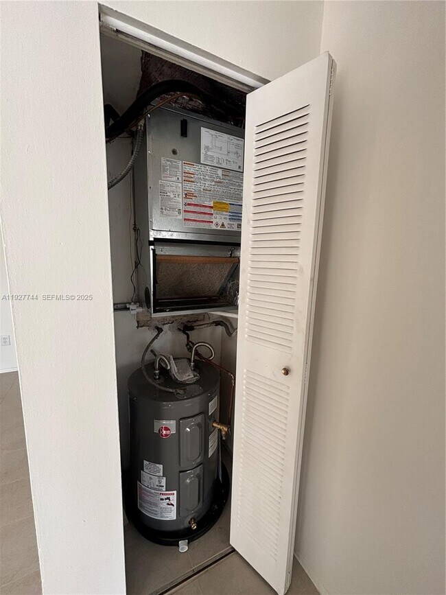 Building Photo - 7725 SW 86th St