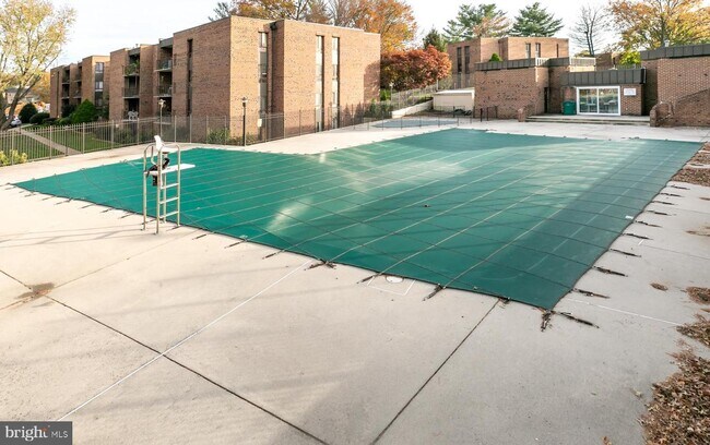 Building Photo - 7802 Dassett Ct