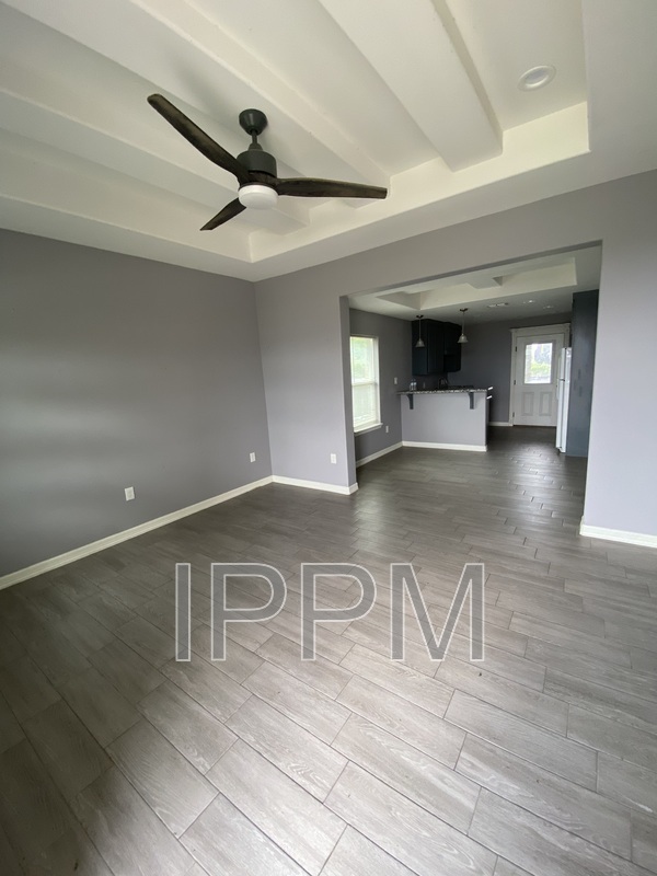 Building Photo - 17236 Mandarin Ave