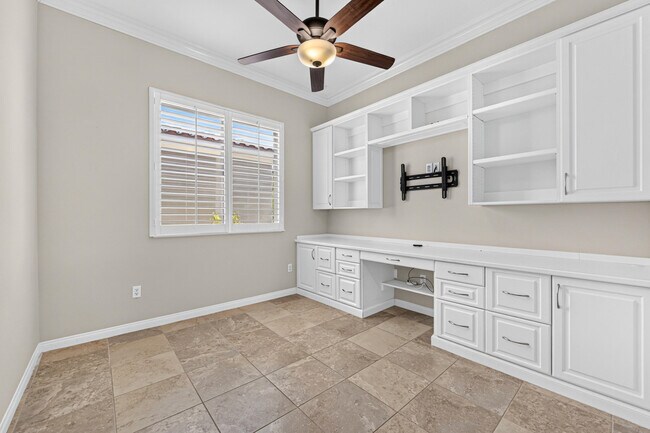 Building Photo - 40139 Calle Mandrina