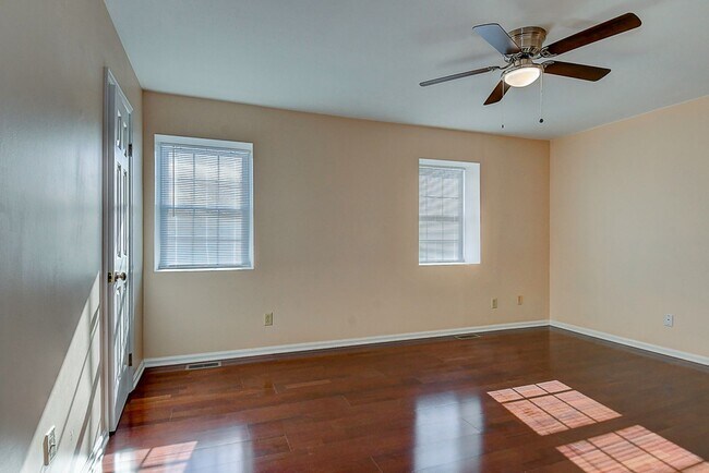 Building Photo - TOWNHOME FOR RENT - HAMPTON!
