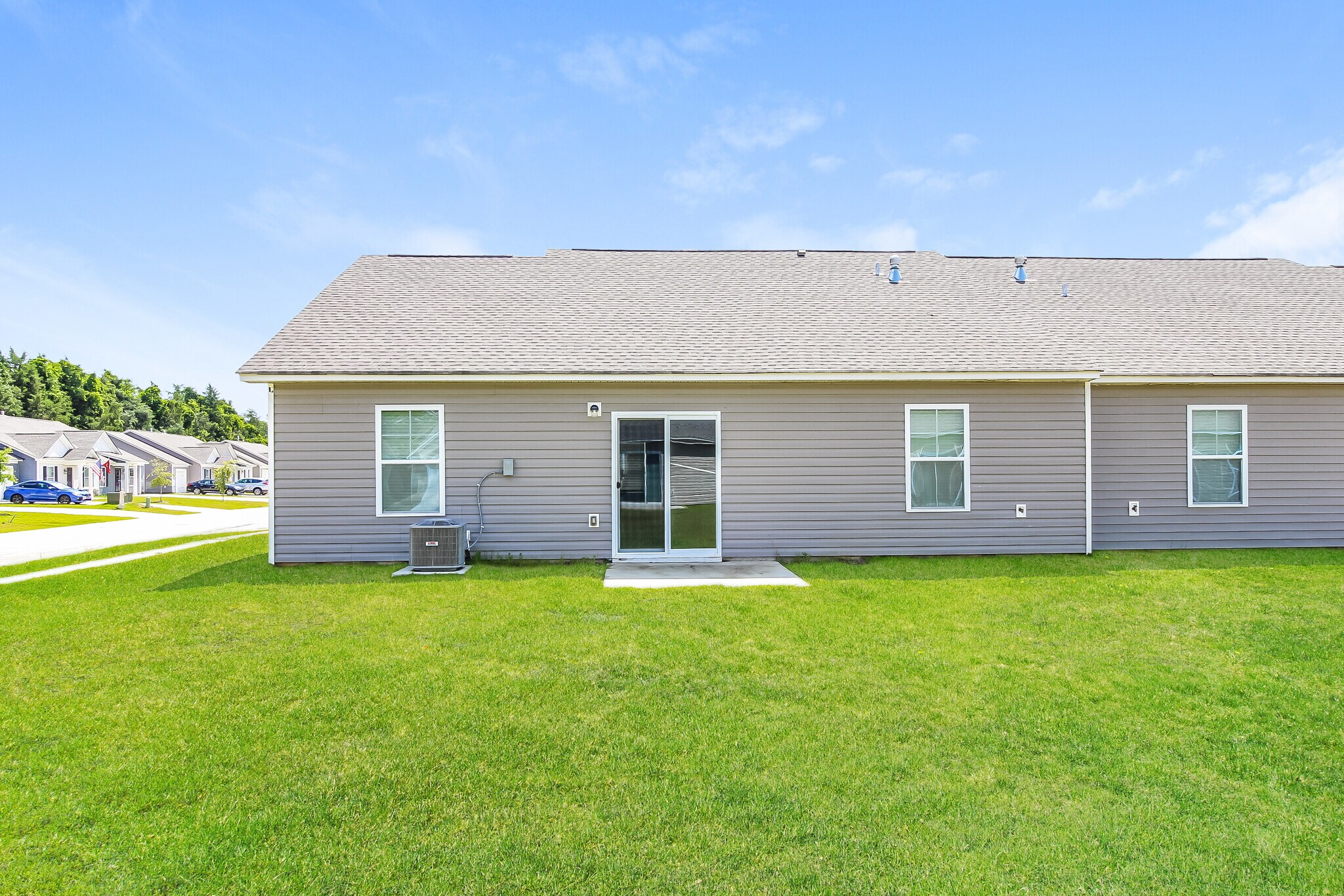 Building Photo - 487 Conifer St