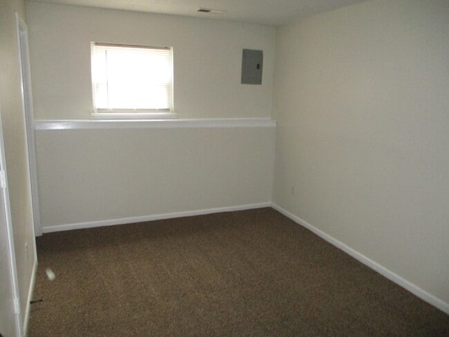 Building Photo - 1039 E Huntington Pl