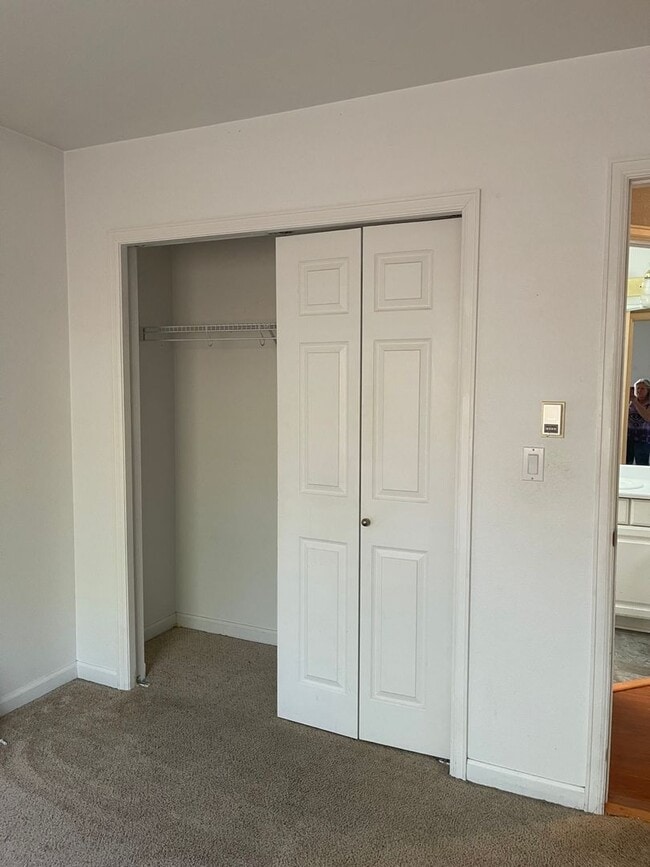 Building Photo - 3 Bedroom Home with Shop