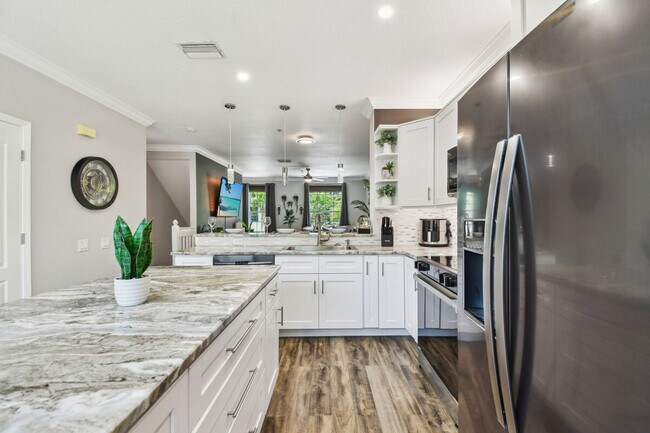 Building Photo - 3174 Bayshore Oaks Dr