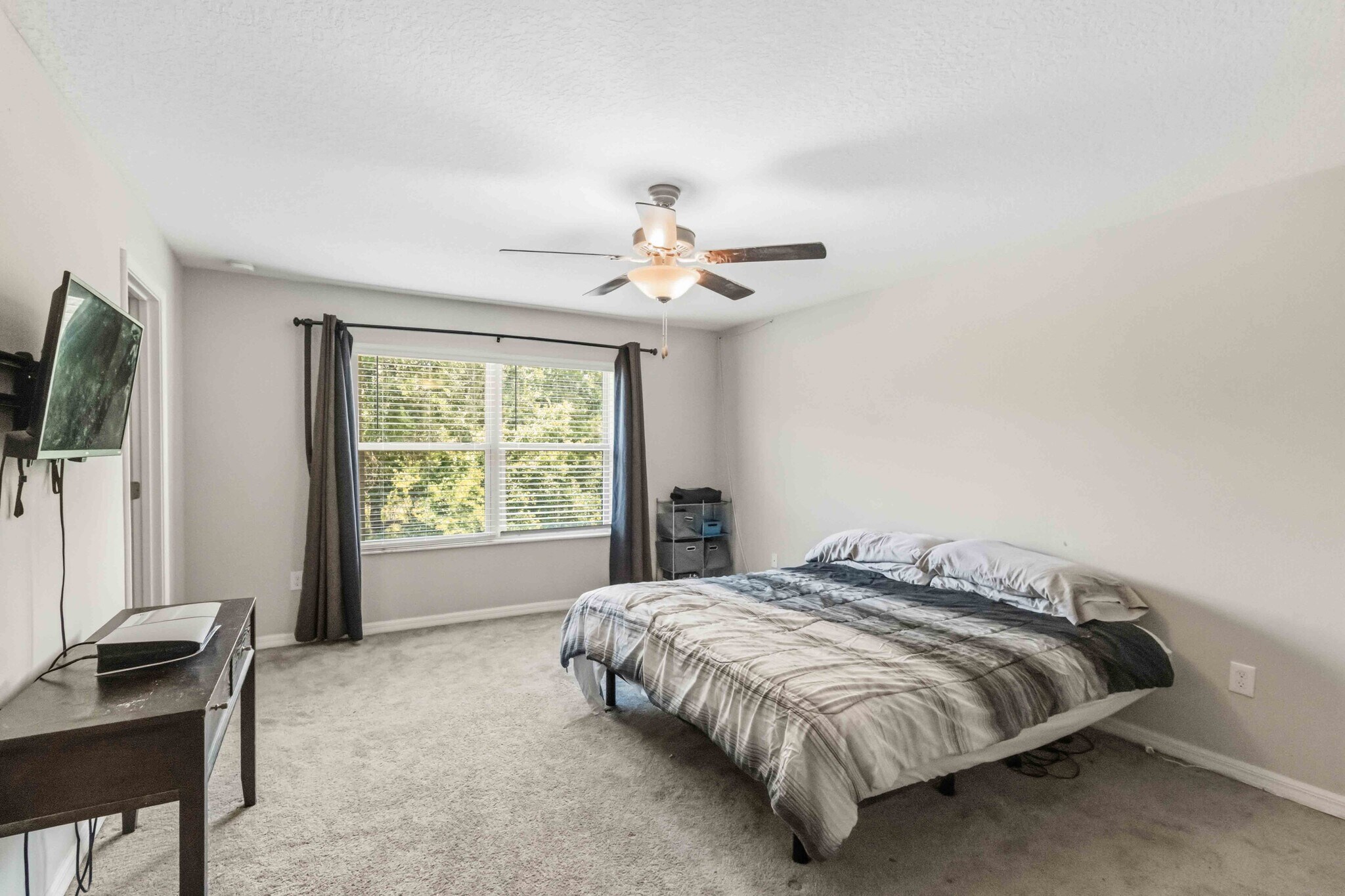 Master bed - 9622 Pembrooke Pines Dr