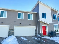 Building Photo - 854 NE Phlox Ave