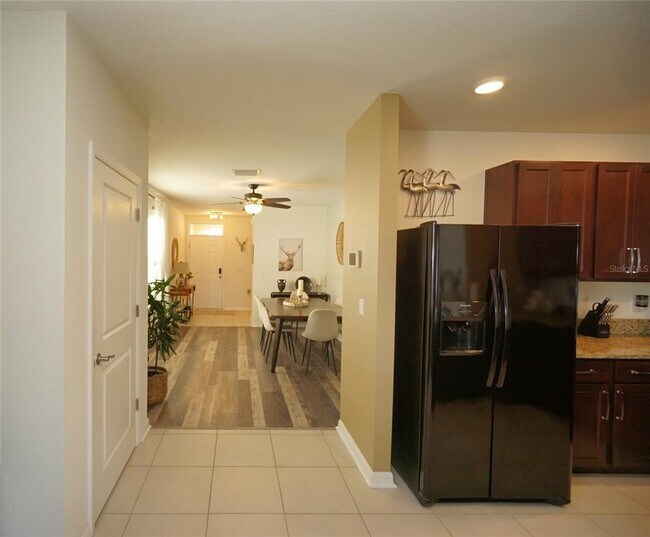 Building Photo - 11124 Leland Groves Dr